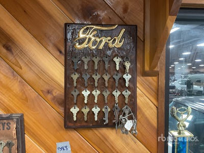 Key display Antiques