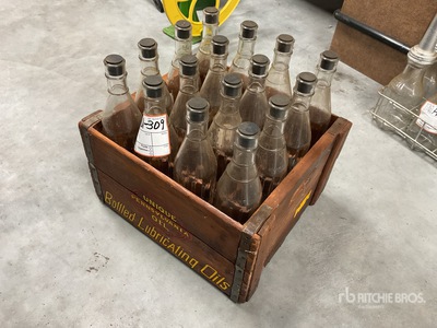 Quantity of (16) Pennsylvania Oil Oil Bottle w/ Wood Case Antiguedades