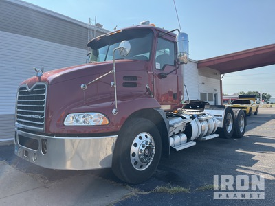 2015 Mack CXU612 6x2 T/A Dagcabine Trekker