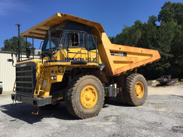 2013 Komatsu HD325-7 Off-Road End Dump Truck