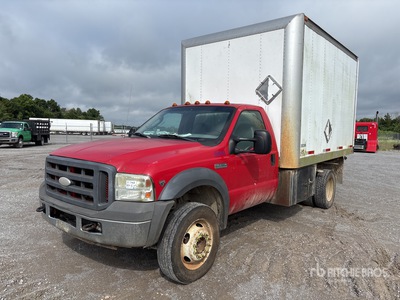 2005 Ford F-450 XL 4x2 Van Truck