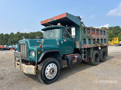1989 Mack RD688S 6x4 T/A Dump Truck