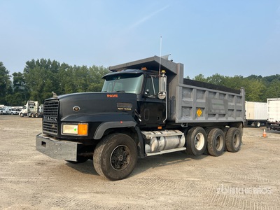 1995 Mack CL713 8x6 Tri/A Dump Truck