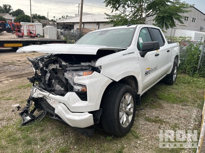 2024 Chevrolet 1500 Custom 4x4 Crew Cab Pickup