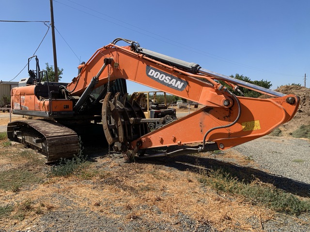 2018 Doosan DX255LC-5 Tracked Excavator (Inoperable)