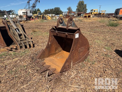 2014 Doosan 42 in 1.28 cyd Digging Excavator Bucket