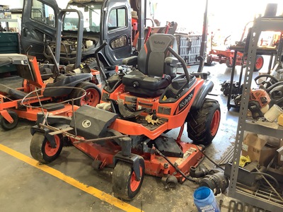 Kubota ZD1211R-3-60R Zero-Turn Lawn Mower (Inoperable)