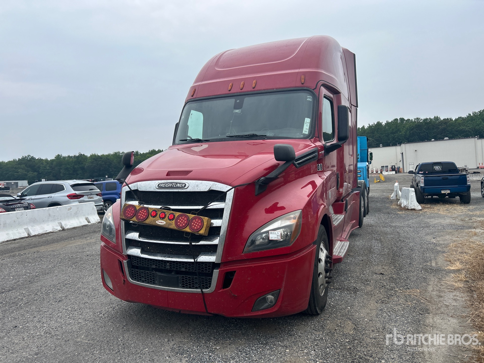 2019 Freightliner Cascadia 126 تراكتور شاحنة كابينة النوم (ثنائية المحور)