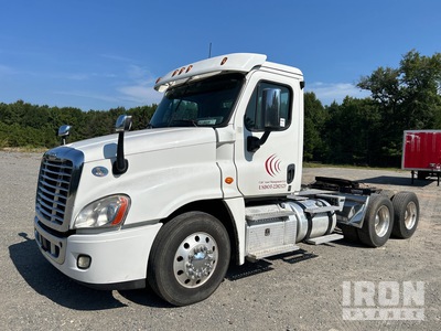 2018 Freightliner Cascadia 125 6x4 T/A Day Cab Truck Tractor