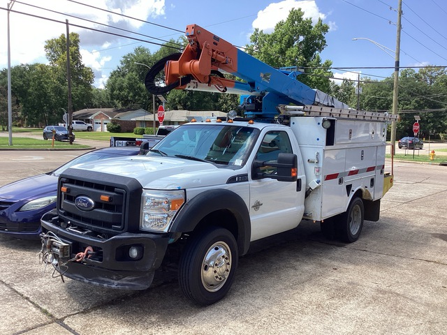 2013 Altec AT37G 37 ft on 2013 Ford F-550 Super Duty XL 4x4 Bucket Truck 2013 Altec AT37G 37 ft on 2013 Ford F-550 Super Duty XL 4x4 Bucket Truck