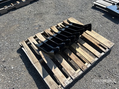 Kit Containers 32 in Attachment