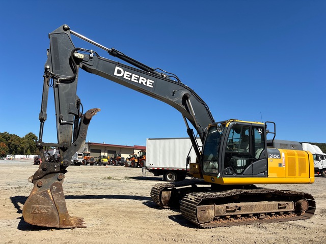 2018 John Deere 210G