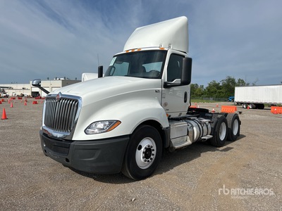 2019 International LT625 6x4 Ciągnik siodłowy T/A z kabiną dzienną