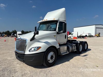 2019 International LT625 6x4 T/A Dagcabine Trekker