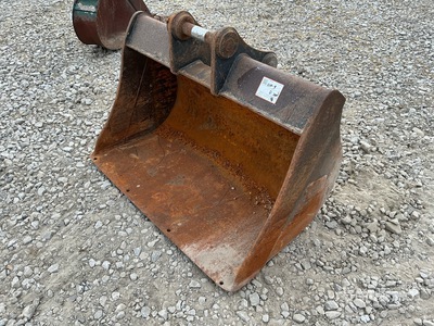 48 in Cleanup Excavator Bucket