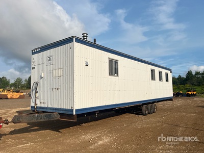 1990 Bush Bungalow 45 ft x 10 ft Skid-Mounted Küche