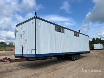 1991 Bush Bungalow 40 ft x 10 ft Skid-Mounted Washcar