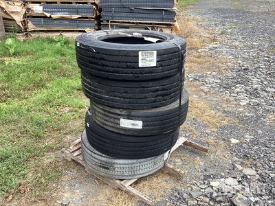 (5) Michelin 255/70R22.5 Tires