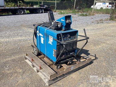Miller Dimension 452 Electric Welder w/Miller 70 Series Wire Feeder