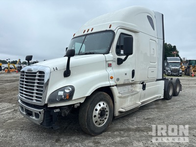 2018 Freightliner Cascadia 125 6x4 تراكتور شاحنة كابينة النوم (ثنائية المحور)