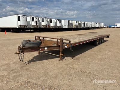 2012 PJ 30 ft Tri/A Flatbed Trailer