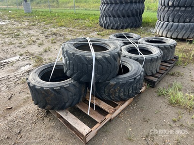 Quantity of (7) Bobcat 31X12-16.5 Équipements pour pneus - Fits Bobcat Skid Steer
