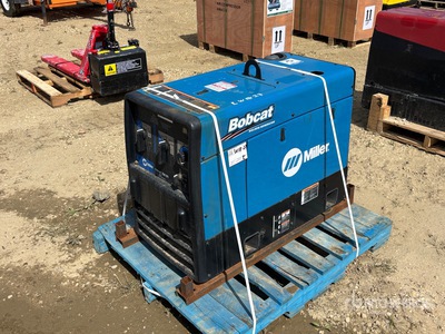 2015 Miller Bobcat 250 efi 250 A Multi-Process Welder/Generator Engine Driven Welder