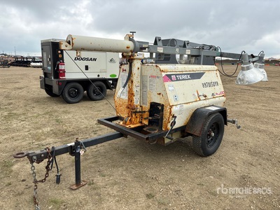2012 Terex AL4000 6 kW を見 Light Tower