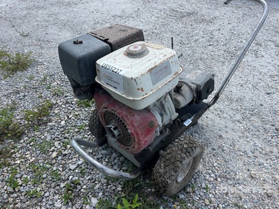 Quantity of (2) Pressure Washers, (2) Water Pumps, Line Trimmer, Cut-Off Saw & Engine ハンドツール (Inoperable)