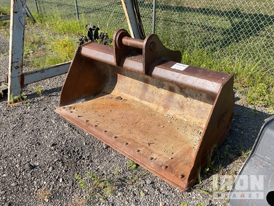 Werk-Brau 72 in Cleanup Excavator Bucket