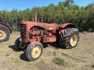 Massey-Harris 55 2WD Wide Front Tracteur de collection