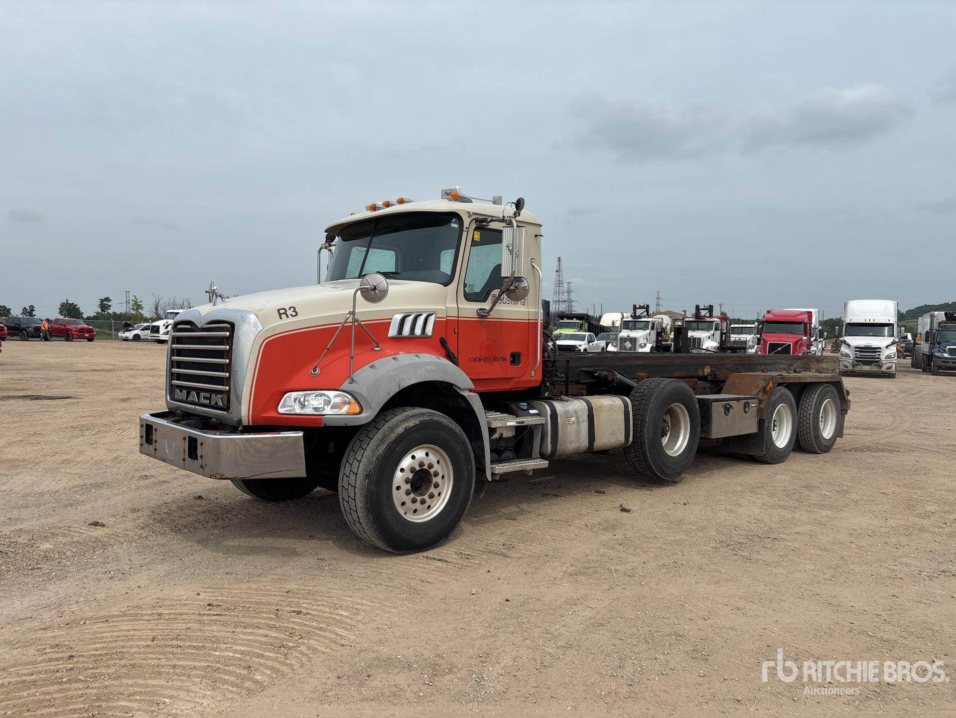 2011 Mack GU813 8x4 Roll-Off Truck