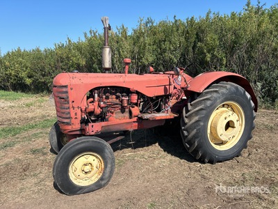 Massey-Harris 44 2WD Wide Front Tracteur de collection