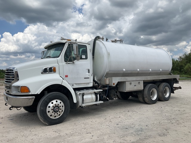 2007 Presvac APV-4600 on 2007 Sterling L9500 6x4 Vacuum Tanker Truck