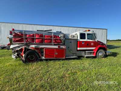 2001 Freightliner FL80 (2,500 Gallon) T/A Camión dumper