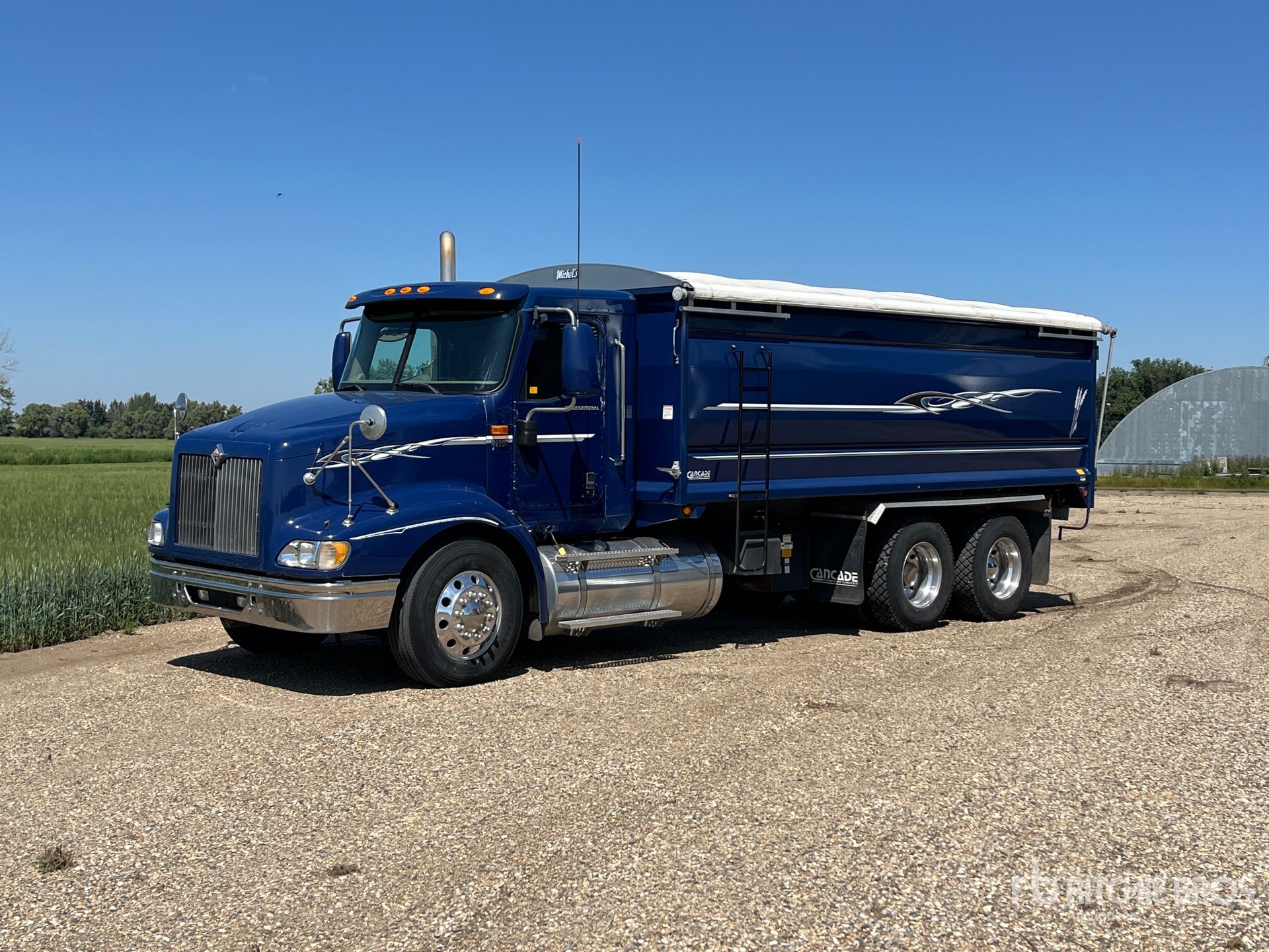 International 9200i شاحنة حبوب