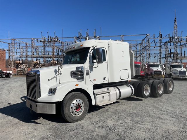 2014 Freightliner Coronado 122SD 8x4 Tri/A Sleeper Truck Tractor 2014 Freightliner Coronado 122SD 8x4 Tri/A Sleeper Truck Tractor