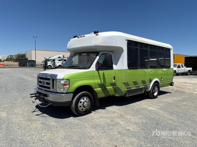 2009 Ford E-450 12-Seat Transit Shuttle Bus