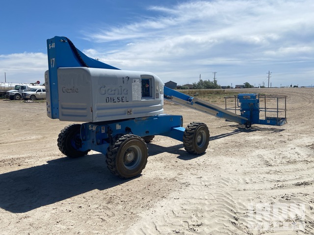 ELEVADOR TELESCóPICO 2006 GENIE 4WD S40