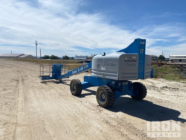 ELEVADOR TELESCóPICO 2006 GENIE 4WD S40
