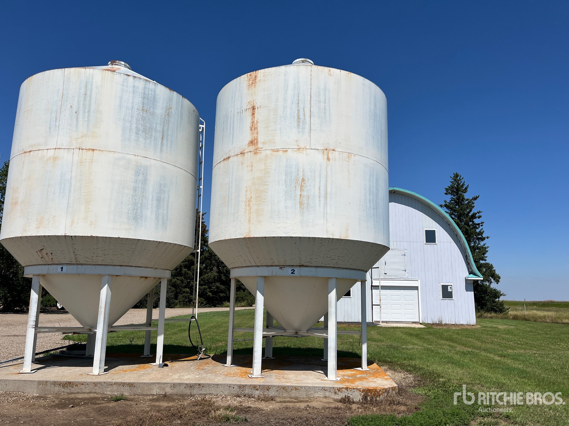 +/- 30 ton Hopper Grain Bin