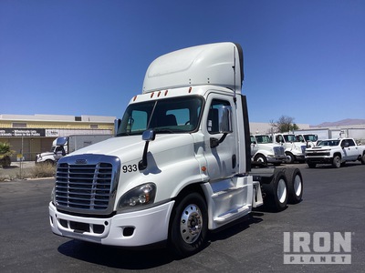 2018 Freightliner Cascadia Tri/A Dagcabine Trekker