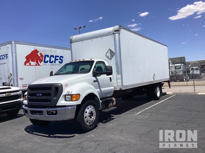2012 Ford F-750 4x2 Furgoneta caja cerrada