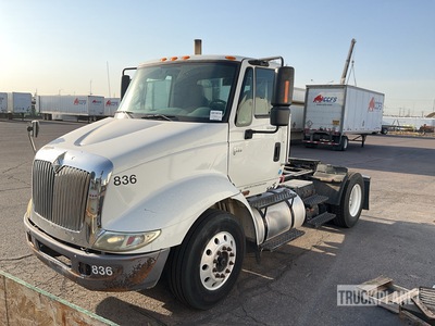 2007 International 8600 4x2 S/A Day Cab Truck Tractor