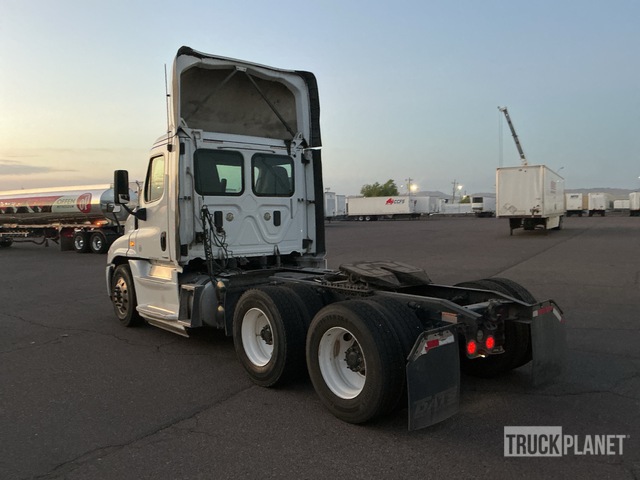 CAMIóN 2017 FREIGHTLINER