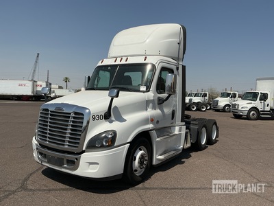 2018 Freightliner Cascadia 6x4 تراكتور شاحنة نهارية (ثنائية المحور)