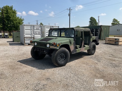 2007 AM General M1097R1 HMMWV 4 Door Soft Top w/Truck Body