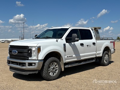 2017 Ford F-350 XLT 4x4 Crew Cab Pickup