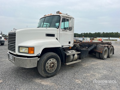 1999 Mack CH613 6x4 Roll-Off Truck