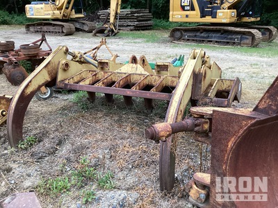 Cat 116 in Crawler Loader Grapple クローラートラクター　その他のアタッチメント - Fits Cat 963